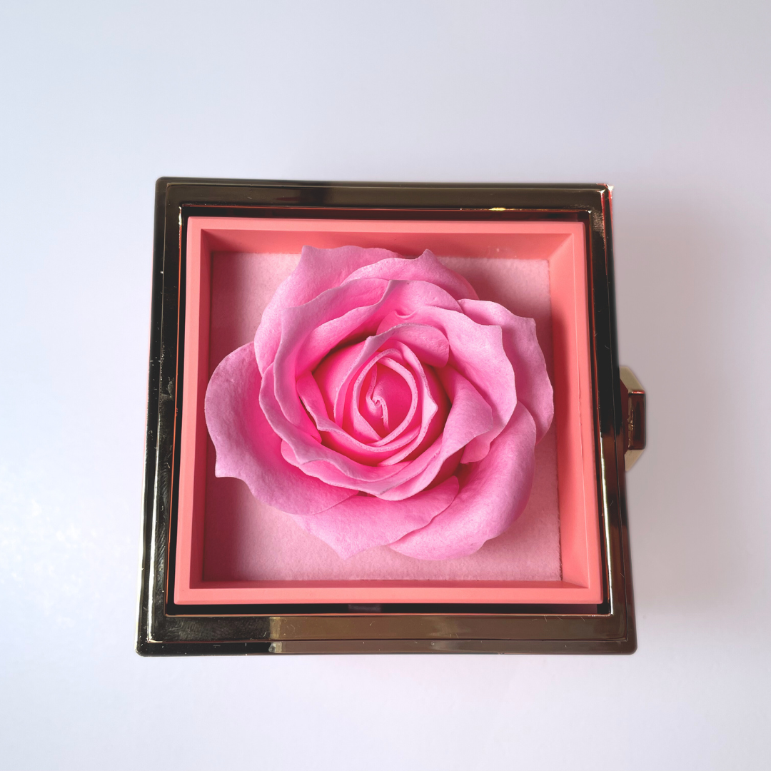 Dainty Petals - Zeitlose Rose und Liebe Ewigkeit Halskette