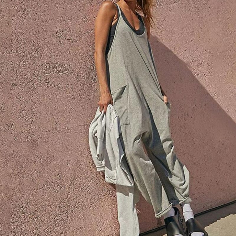 Olivia - Der perfekte minimalistische Jumpsuit mit Taschen und V-Ausschnitt