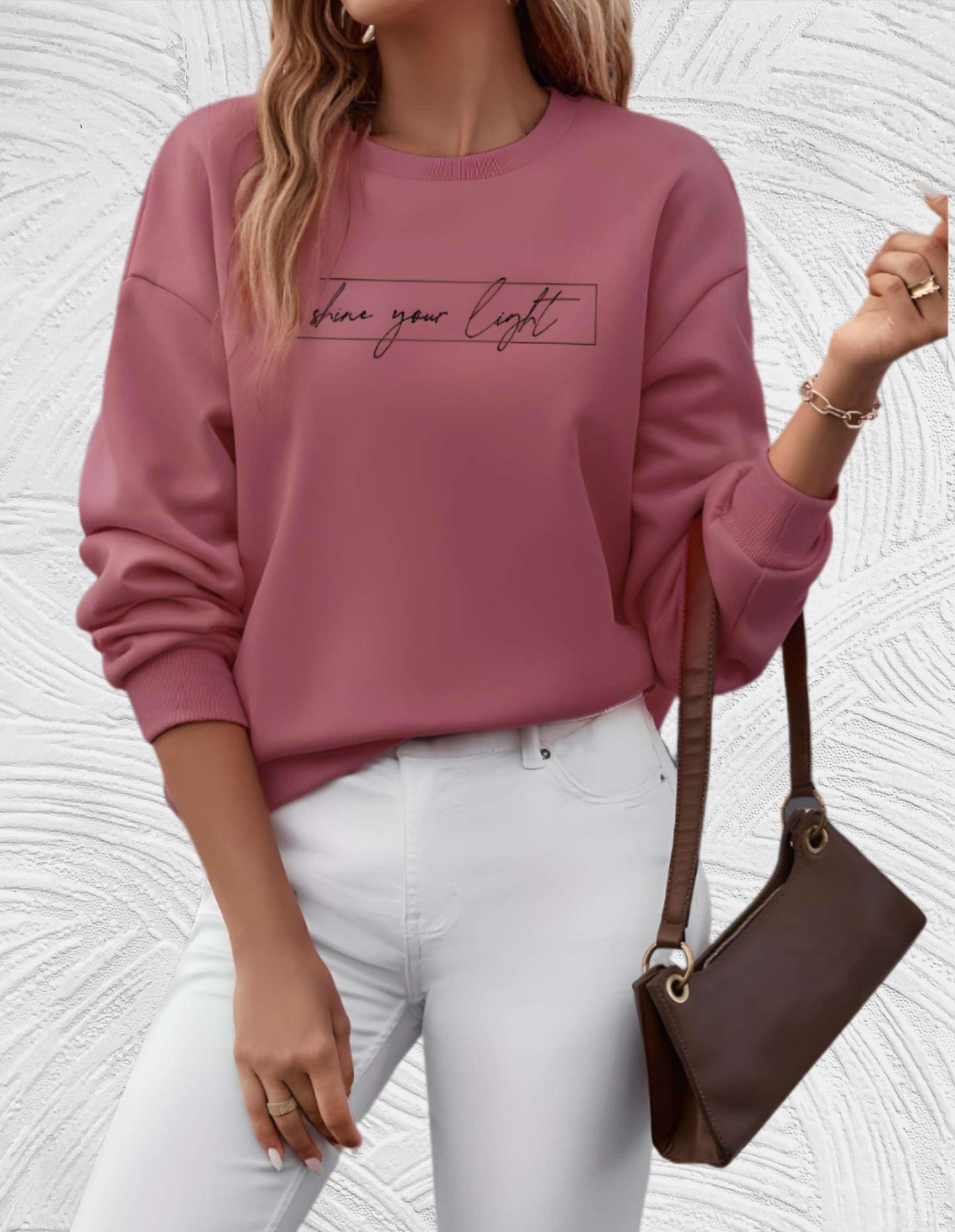 Übergroßer Pullover mit Rundhalsausschnitt und „share your light“-Aufdruck auf der Vorderseite - Thalia