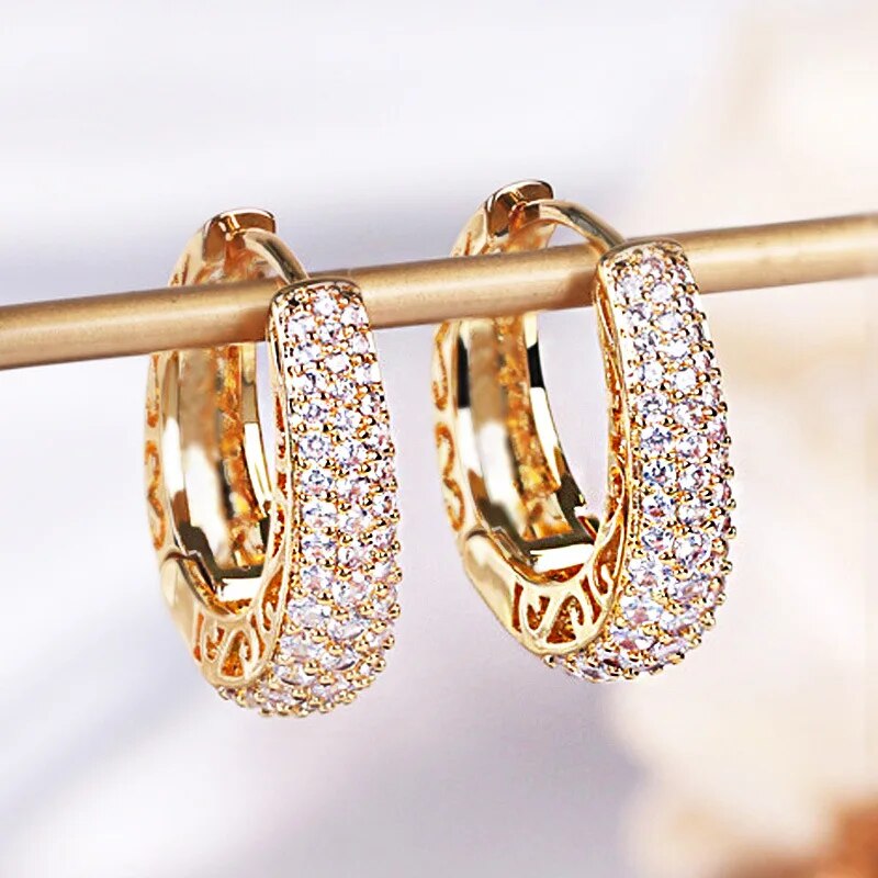 Willa - Gold Hoop Dazzling Frauen Ohrringe